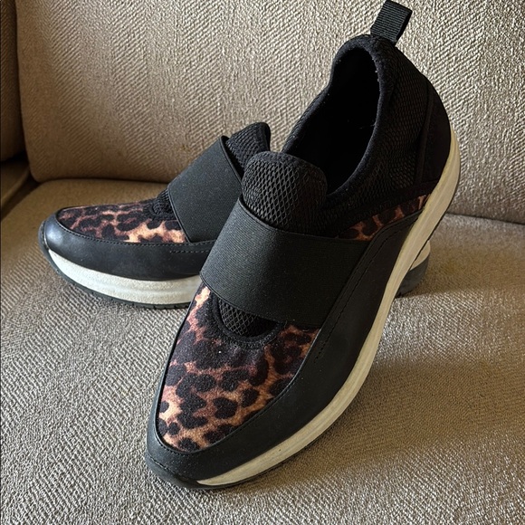Leopard Print Women's Slip-On Sneakers - Picture 1 of 8